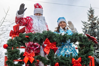  Деды Морозы городского хозяйства поздравили маленьких пациентов РДКБ с Новым годом