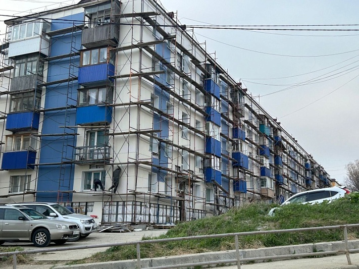 В Сахалинской области капитально отремонтируют более 500 жилых домов