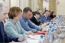 Обсуждение саморегулирования в сфере ЖКХ: Путь к качественным жилищным услугам в России